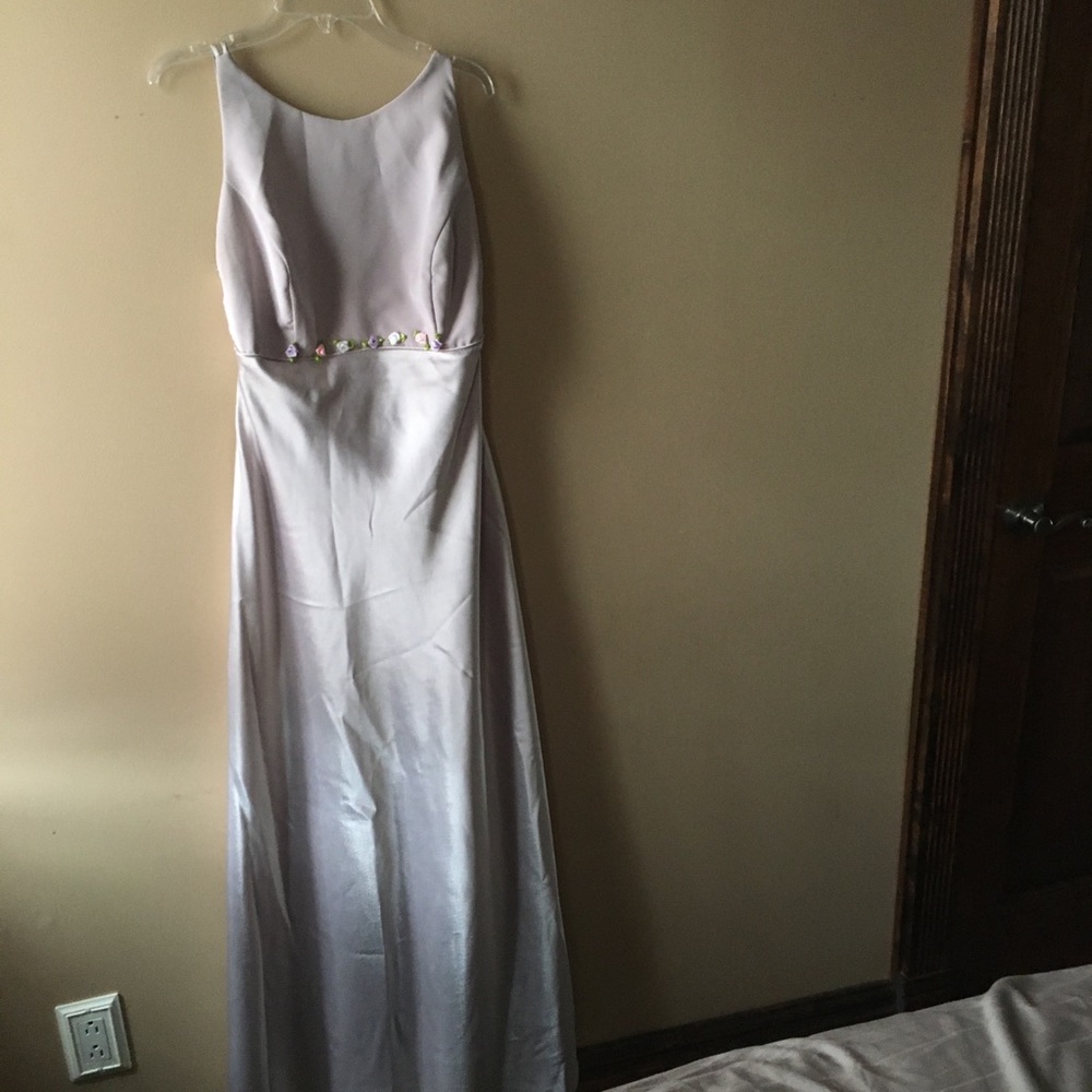 gown M - Picture 1 of 3